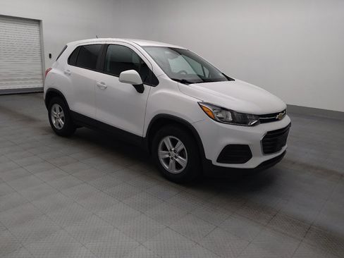 Used 2020 Chevrolet Trax LS w/ Tint and Cruise Package FWD image 11