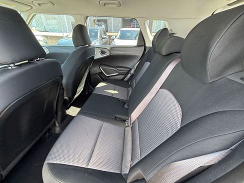 Used 2025 Kia Soul LX w/ LX Technology Package image 23