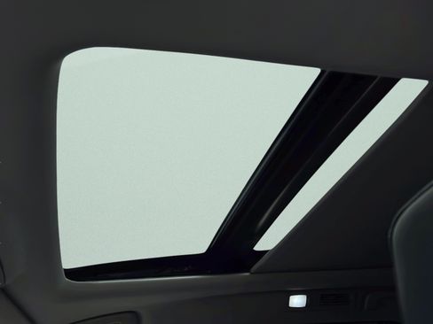 Used 2022 Nissan Pathfinder Platinum w/ Cargo Package FWD image 16