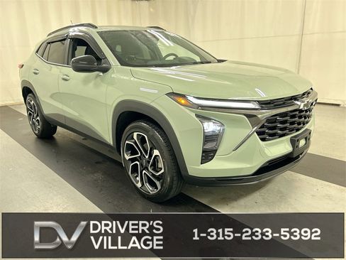 Used 2024 Chevrolet Trax RS w/ Driver Confidence Package image 1