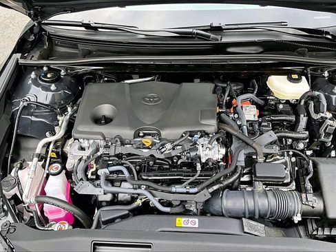 Used 2025 Toyota Camry SE w/ Convenience Package FWD image 31