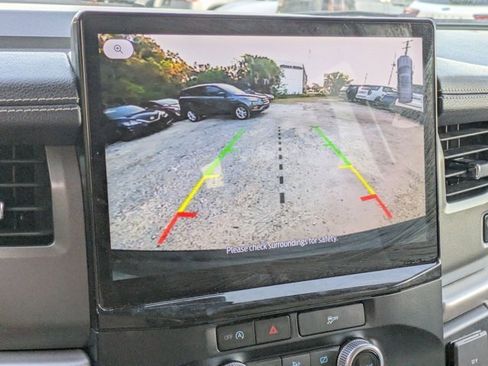 Used 2024 Ford Expedition Max XLT image 10