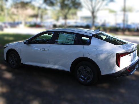 New 2026 Kia K4 FWD image 12