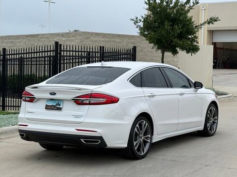 Used 2019 Ford Fusion Titanium FWD image 4