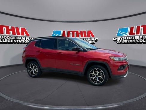 Used 2025 Jeep Compass Limited AWD/4WD image 9