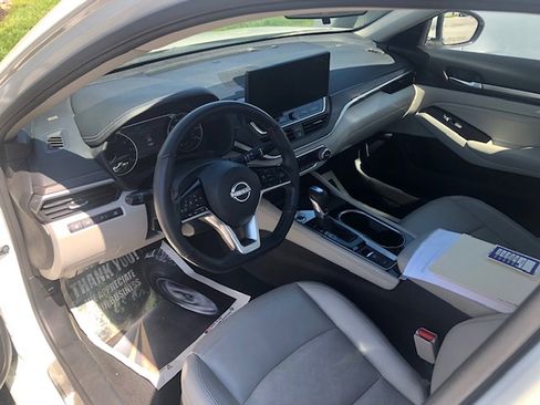 Used 2023 Nissan Altima 2.5 SL AWD/4WD image 7