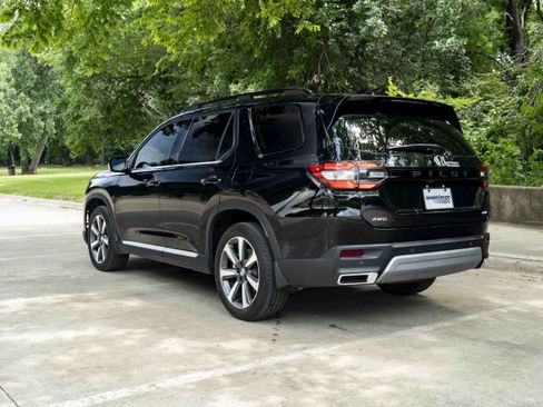 Used 2025 Honda Pilot Elite image 7