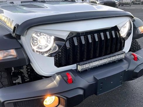 Certified 2023 Jeep Wrangler Unlimited Rubicon w/ Cold Weather Group image 30