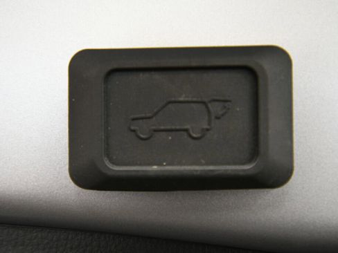 Used 2024 Toyota RAV4 SE w/ Weather & Moonroof Package AWD/4WD image 25