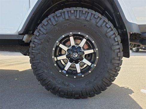Used 2020 Jeep Gladiator Rubicon image 15