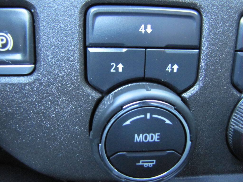 Used 2025 Chevrolet Silverado 2500 LT w/ Convenience Package AWD/4WD image 42