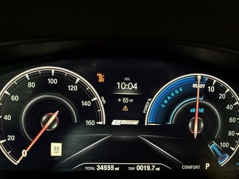 Used 2019 BMW 530e w/ Executive Package RWD image 11