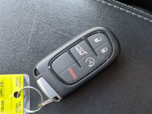 Certified 2020 Jeep Cherokee Limited image 35