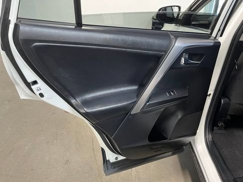 Used 2017 Toyota RAV4 XLE w/ Convenience Package AWD/4WD image 19