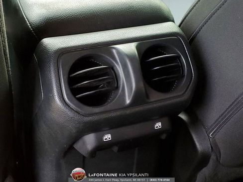 Used 2021 Jeep Wrangler Unlimited Sport image 30