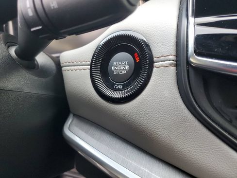 Used 2025 Jeep Compass Limited w/ Elite Group AWD/4WD image 29