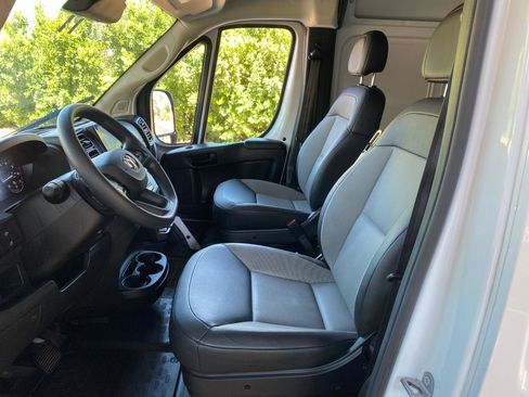 Used 2026 RAM ProMaster 2500 w/ Convenience Group FWD image 31