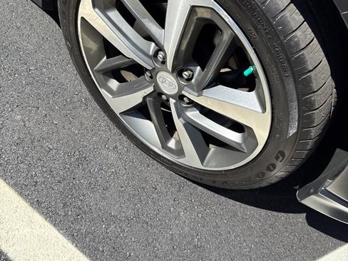 Used 2019 Hyundai Kona Ultimate AWD/4WD image 5