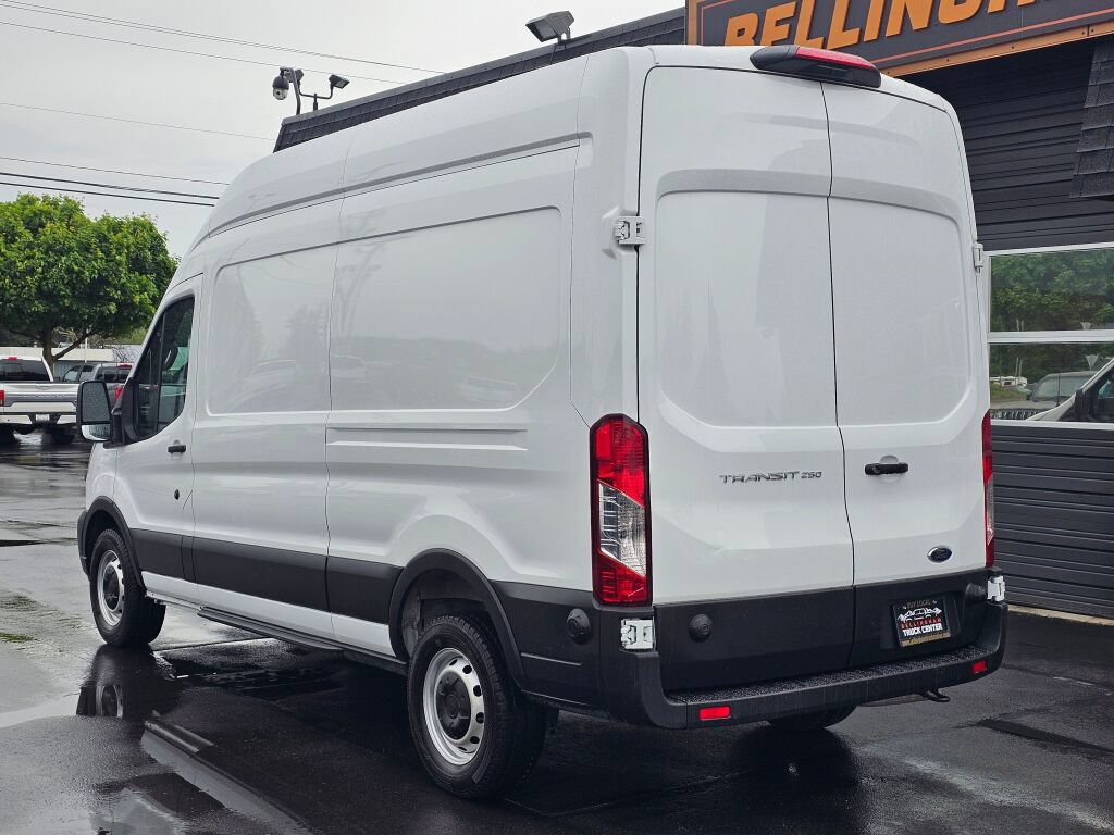 Used 2025 Ford Transit 250 148 High Roof RWD image 3