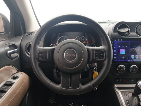 Used 2014 Jeep Compass Latitude FWD image 12