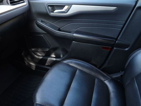 Used 2022 Ford Escape SEL w/ Technology Package image 12