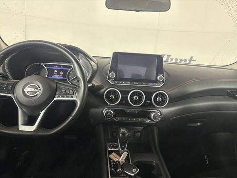 Used 2025 Nissan Sentra SR FWD image 21