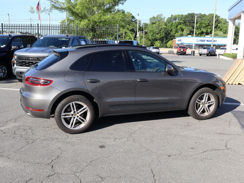 Used 2018 Porsche Macan AWD/4WD image 22