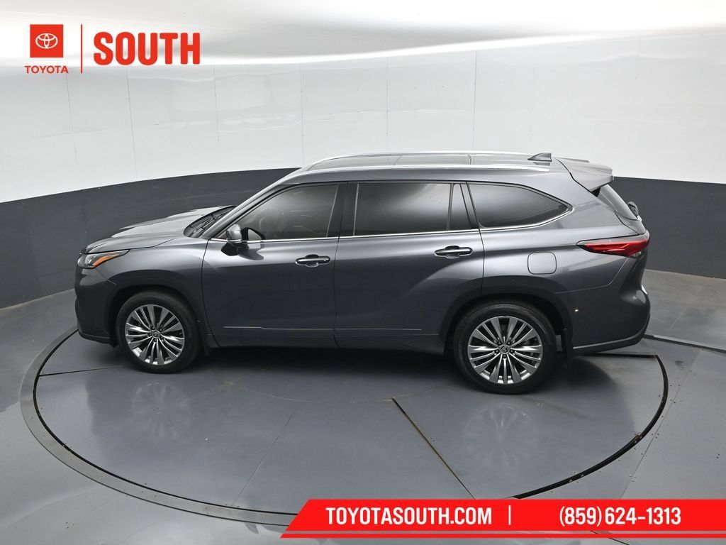 Used 2020 Toyota Highlander Platinum AWD/4WD image 52