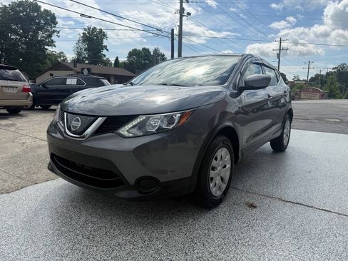 Used 2019 Nissan Rogue Sport S FWD image 2