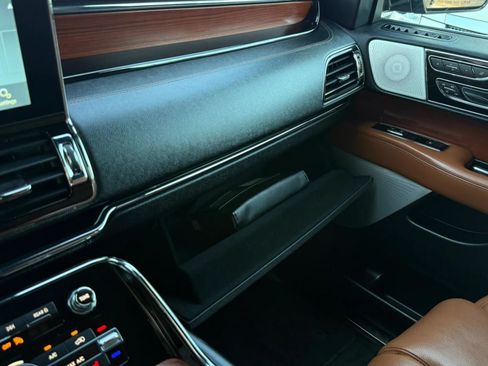 Used 2021 Lincoln Navigator Reserve AWD/4WD image 65