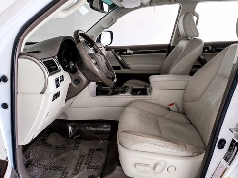 Used 2016 Lexus GX 460 w/ Premium Package AWD/4WD image 3