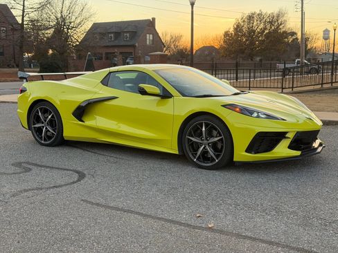 Used 2022 Chevrolet Corvette Stingray Preferred Conv w/ Z51 Performance Package image 2