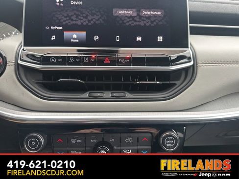 Used 2024 Jeep Compass Limited image 22