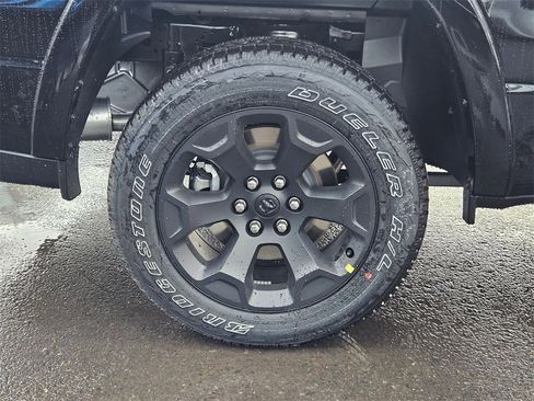 New 2026 RAM 1500 4x4 Crew Cab image 9