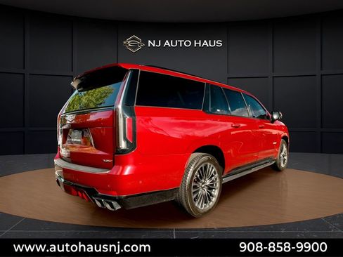 Used 2023 Cadillac Escalade ESV V AWD/4WD image 11