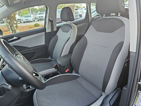 Used 2024 Volkswagen Taos S image 15