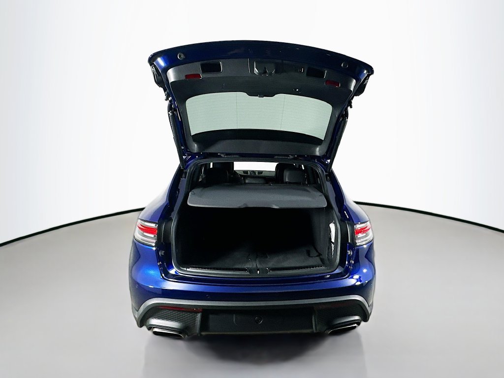 Certified 2025 Porsche Macan AWD/4WD image 28