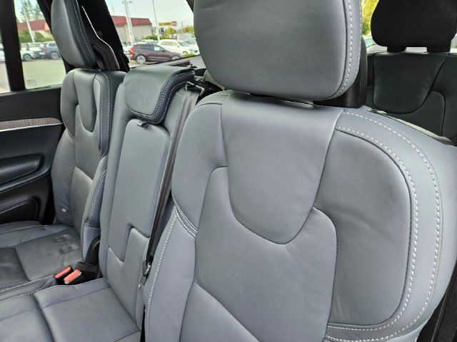 Certified 2024 Volvo XC90 B6 Ultimate w/ Lounge Package AWD/4WD image 15