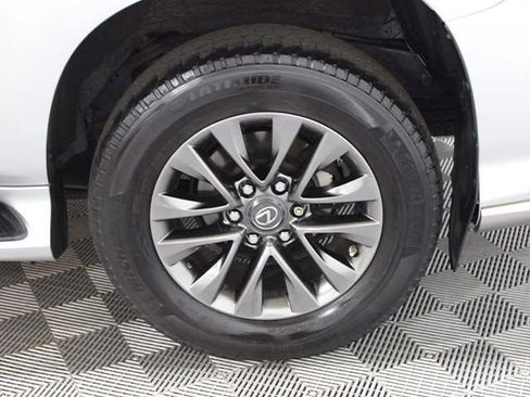 Used 2019 Lexus GX 460 Premium AWD/4WD image 18