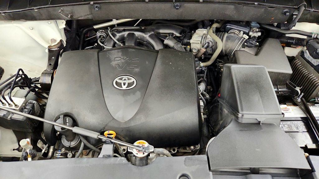 Used 2019 Toyota Highlander Limited AWD/4WD image 28