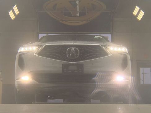 Used 2023 Acura MDX SH-AWD w/ Advance Package image 4