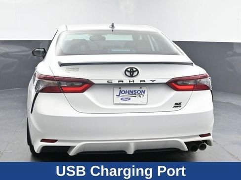 Used 2022 Toyota Camry SE w/ Convenience Package image 10