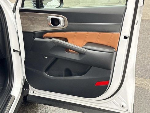 Used 2023 Kia Sorento SX Prestige image 8