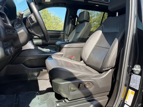 Used 2024 Chevrolet Suburban Z71 image 10