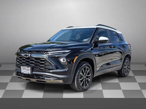 Certified 2025 Chevrolet TrailBlazer ACTIV w/ Driver Confidence Package AWD/4WD image 3