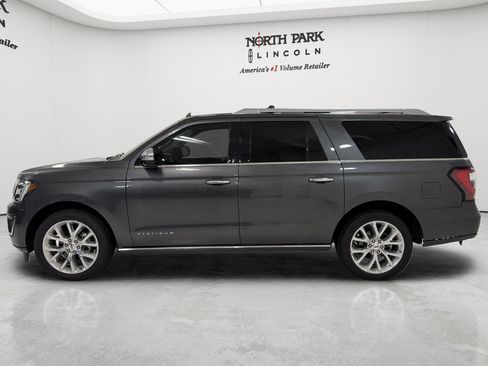 Used 2018 Ford Expedition Max Platinum RWD image 2
