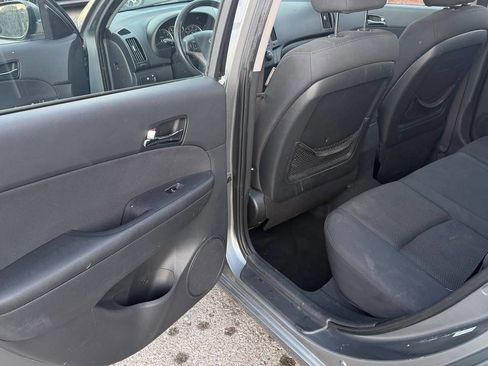 Used 2010 Hyundai Elantra SE w/ Popular Equipment Pkg 2 image 12