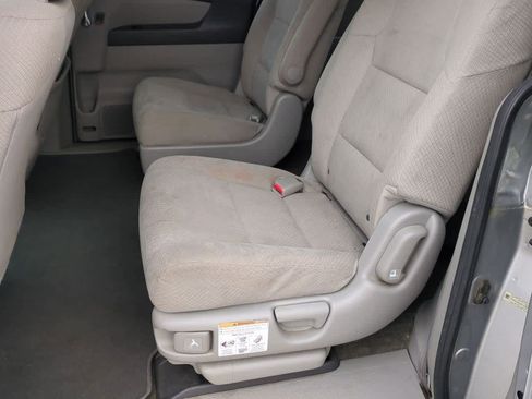 Used 2014 Honda Odyssey LX image 17
