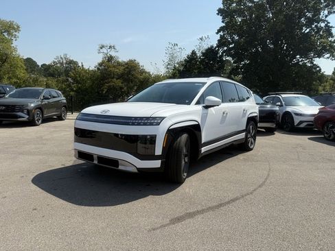 New 2026 Hyundai Ioniq 9 SEL image 8