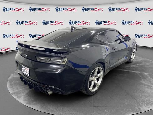 Used 2018 Chevrolet Camaro SS image 3